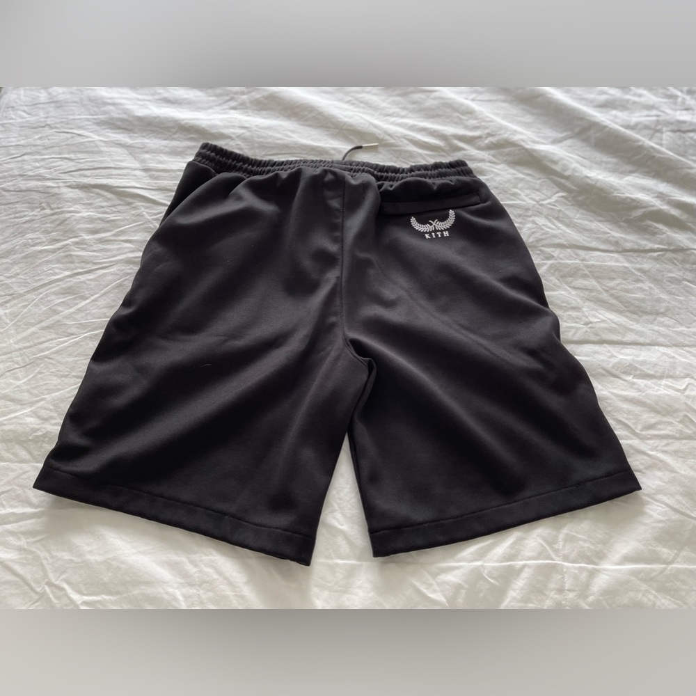 Kith men’s shorts size large perfect like new condition RARE